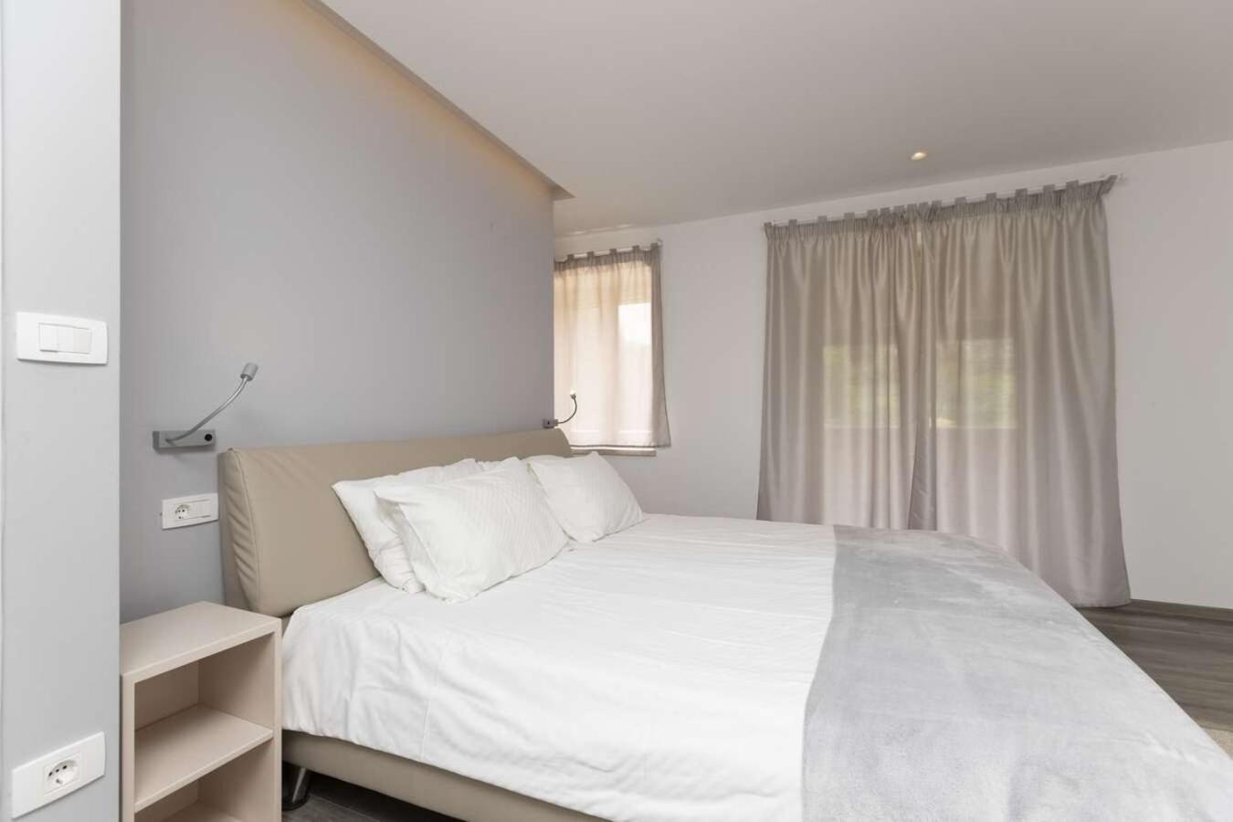 Villa Viscum In Central Istria For 8 Persons With Large Garden - Pet Friendly Pazin Esterno foto