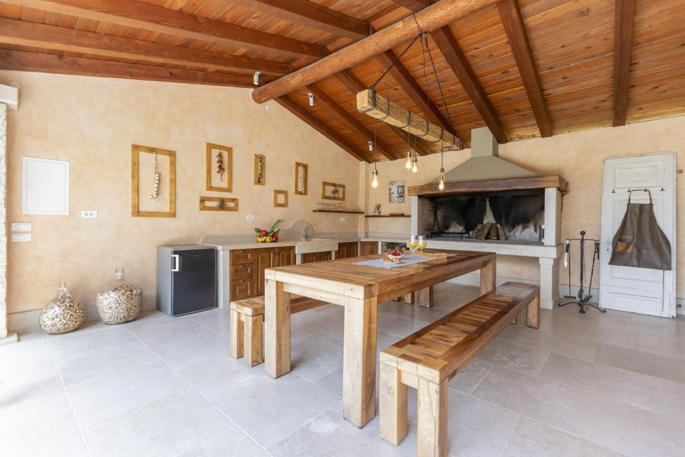 Villa Viscum In Central Istria For 8 Persons With Large Garden - Pet Friendly Pazin Esterno foto
