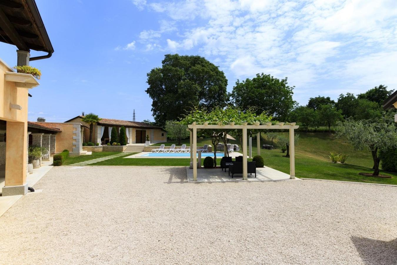 Villa Viscum In Central Istria For 8 Persons With Large Garden - Pet Friendly Pazin Esterno foto