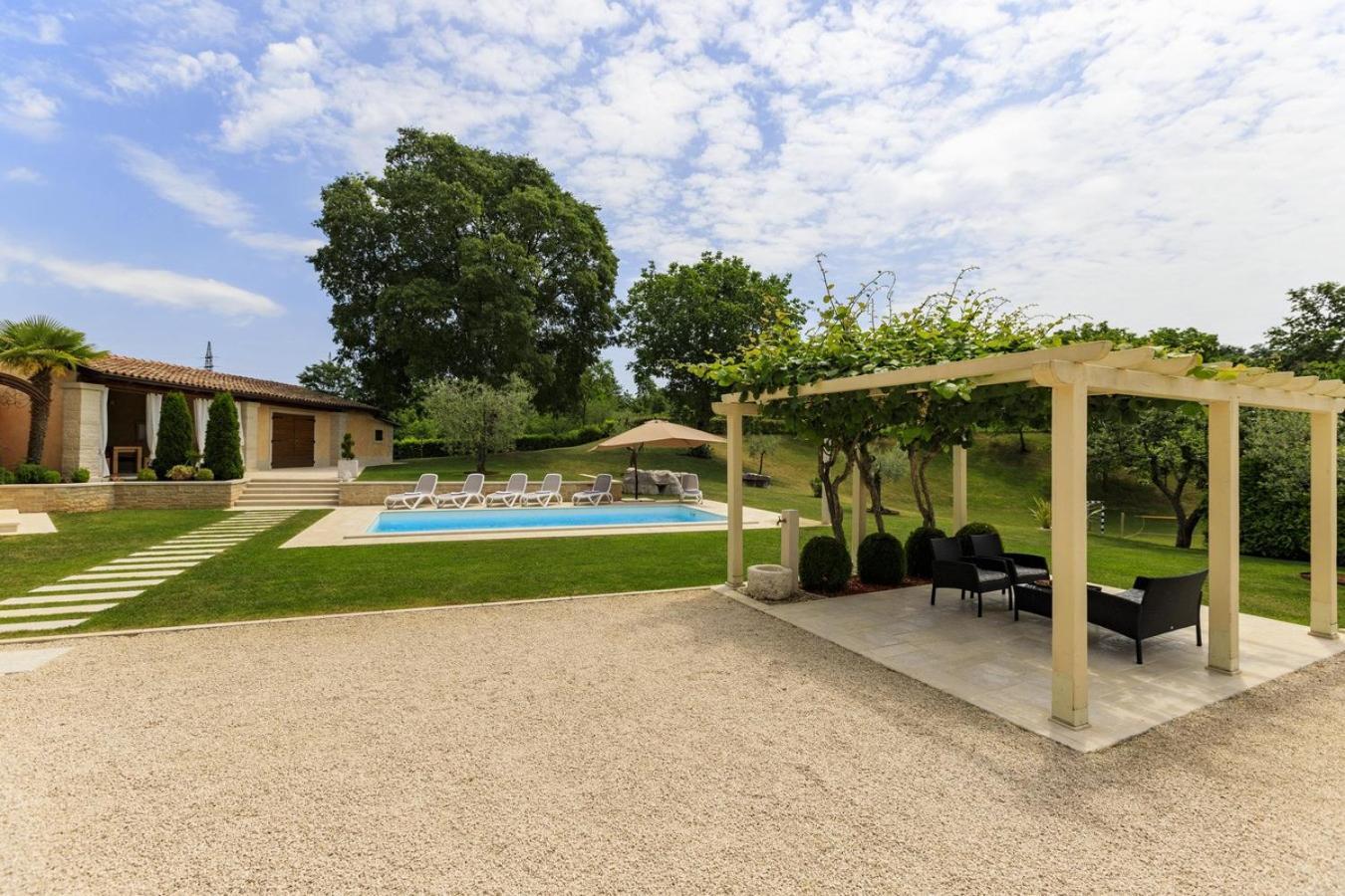 Villa Viscum In Central Istria For 8 Persons With Large Garden - Pet Friendly Pazin Esterno foto