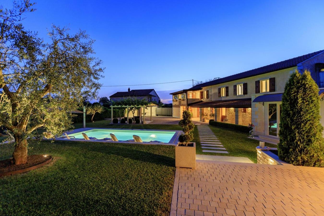 Villa Viscum In Central Istria For 8 Persons With Large Garden - Pet Friendly Pazin Esterno foto