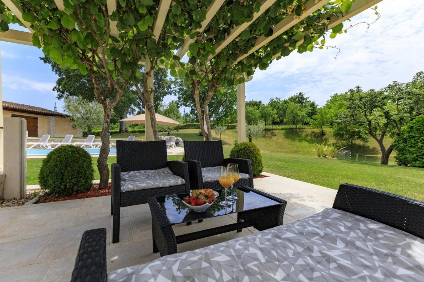 Villa Viscum In Central Istria For 8 Persons With Large Garden - Pet Friendly Pazin Esterno foto