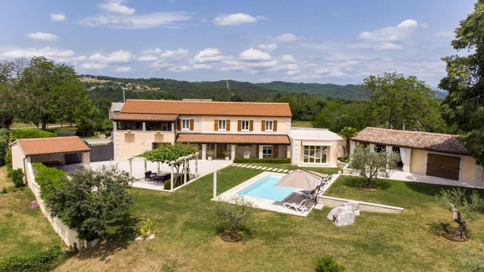 Villa Viscum In Central Istria For 8 Persons With Large Garden - Pet Friendly Pazin Esterno foto